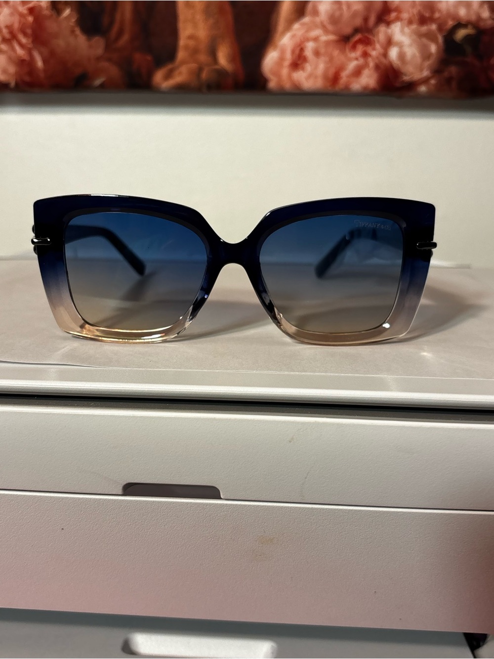 Brand New Fashion Blue-to-Cream Gradient Oversized Square Sunglasses